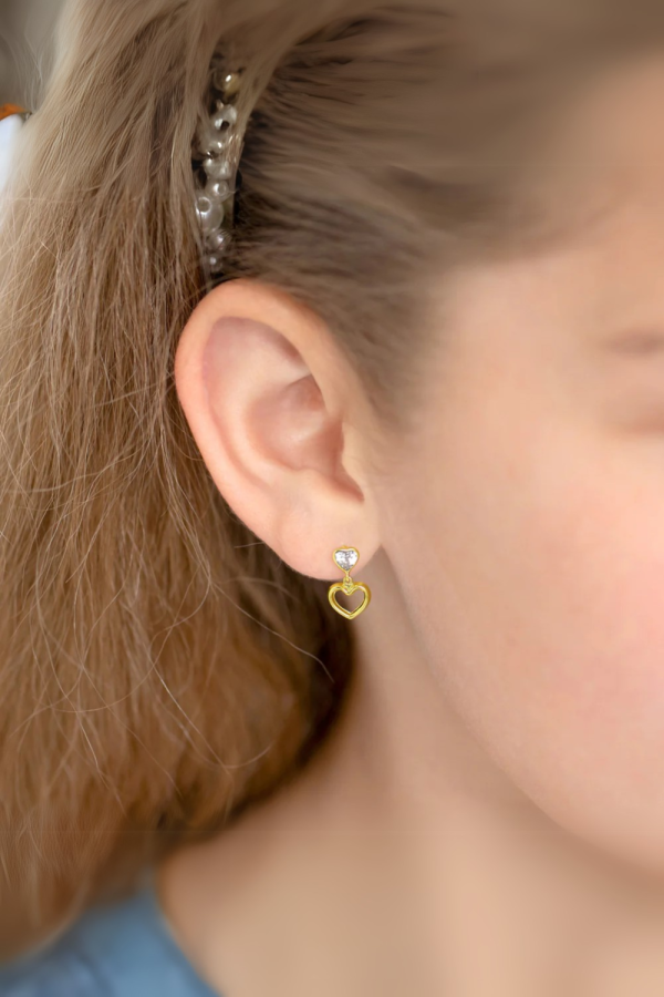 Cercei din Aur 14K pentru Adolescente, model Heart to Heart Dangle cu Piatra CZ clara, inchidere cu Fluturas